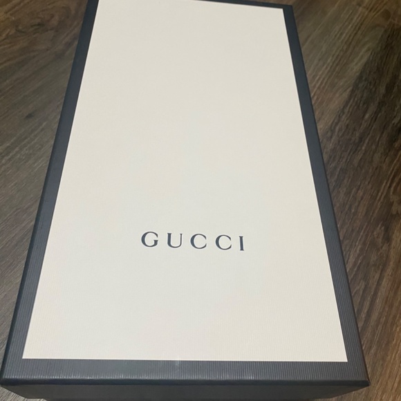 MEN’s 7.5 GUCCI TENNIS SHOES - Picture 5 of 6